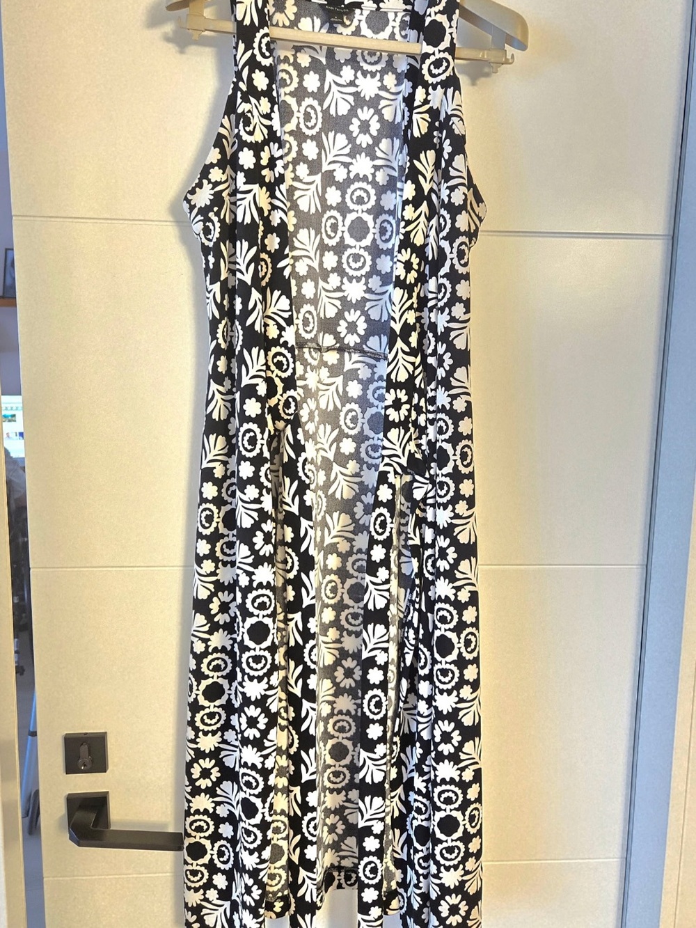 ANN TAYLOR Black & White Floral Midi  Dress - Sleeveless Wrap Style. Size M